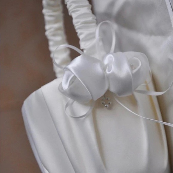 Ivory Satin Flower Girl Basket & Pillow Set - Picture 4 of 8